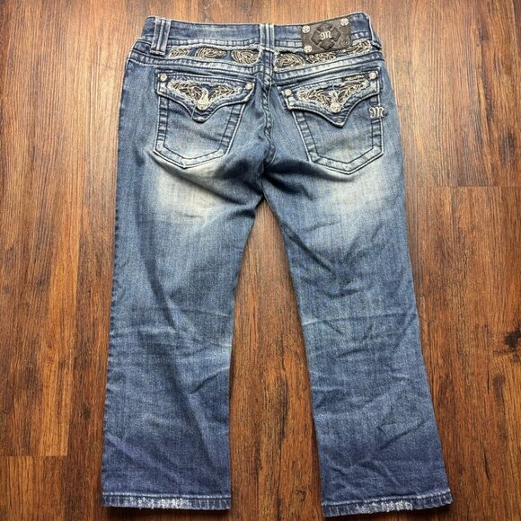 Miss Me Capri Jeans Rhinestone Leaves Distressed Medium Wash Women’s Size 29 - Picture 2 of 11